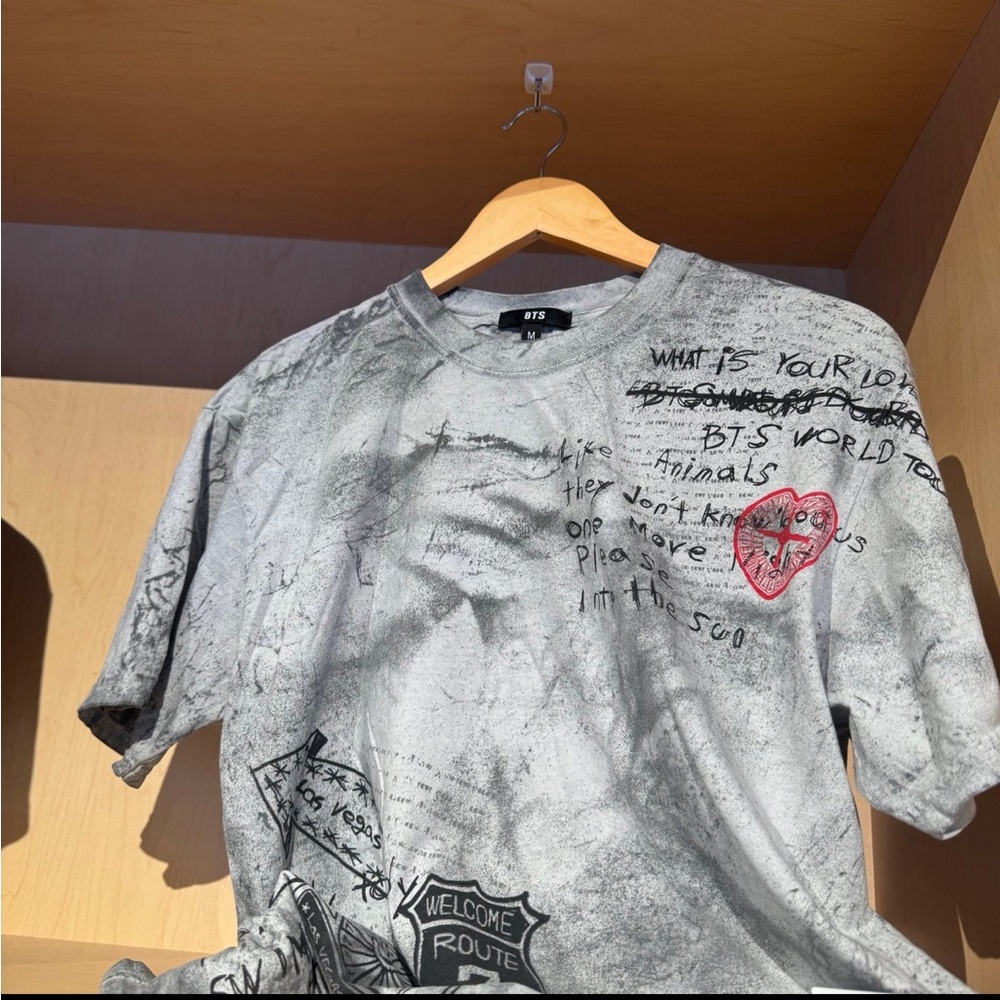 BTS World Tour Arirang Las Vegas Pop Up Exclusive US Grey Merch Shirt (XXL)